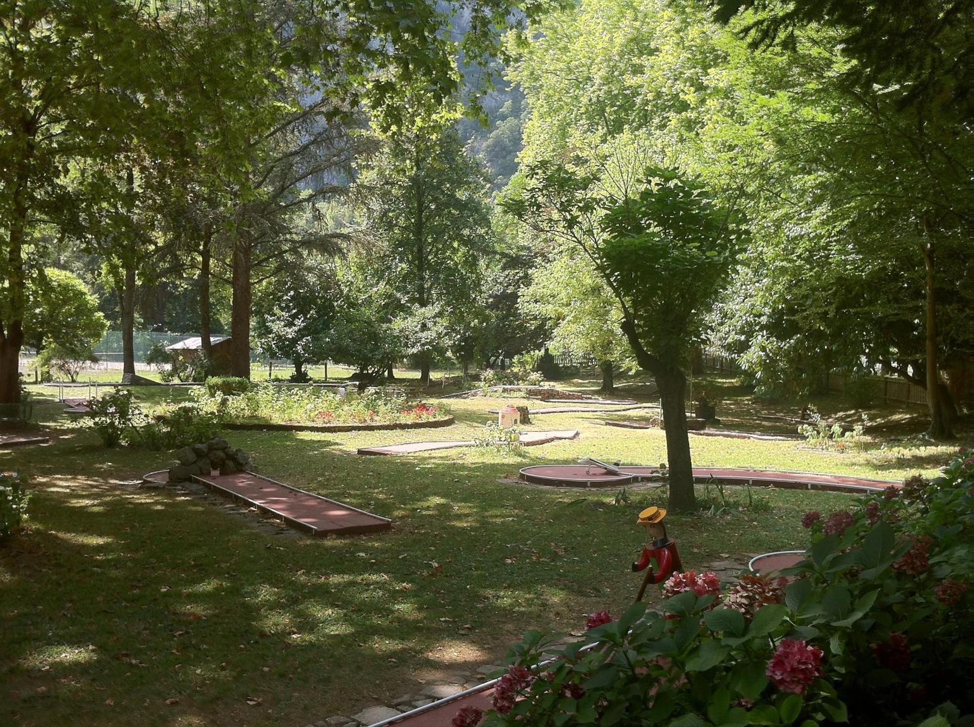 Residence Thermale Du Parc Ornolac-Ussat-les-Bains Luaran gambar